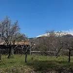 Monte Arso -etna Sud Est- Horská chata *